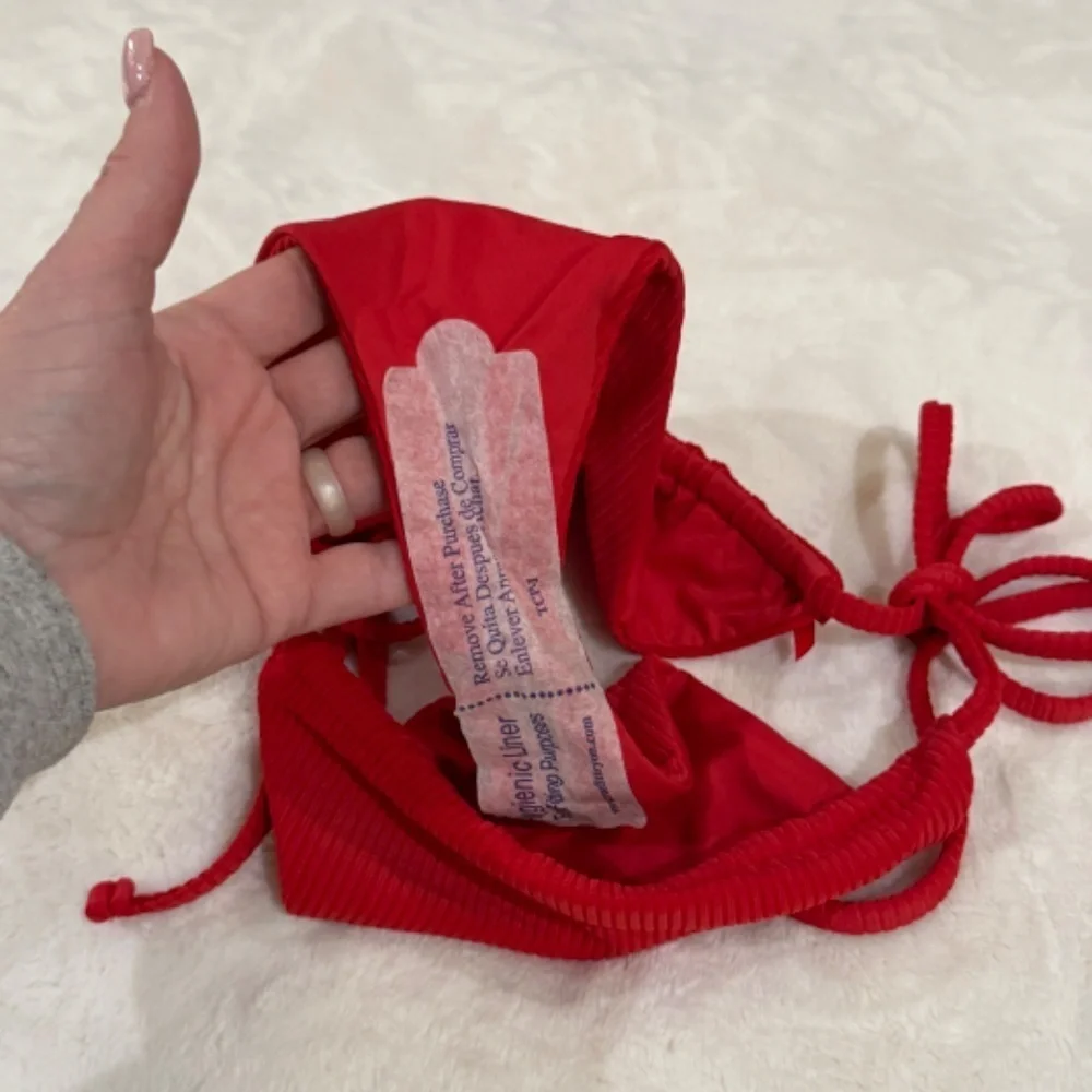 New Frankies Bikinis Tia String Bikini Bottoms True Red 31514
